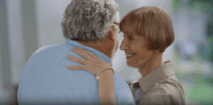 Kleine Dinge, große Wirkung 5 Wege, wie Menschen mit Demenz Nähe spüren